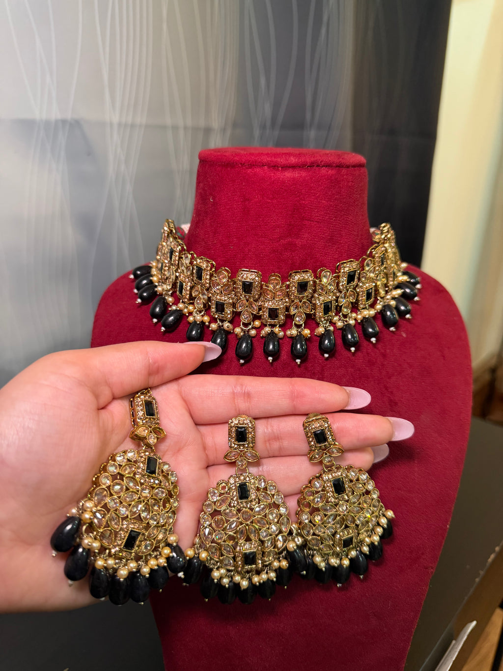 Black kundan choker set with tikka