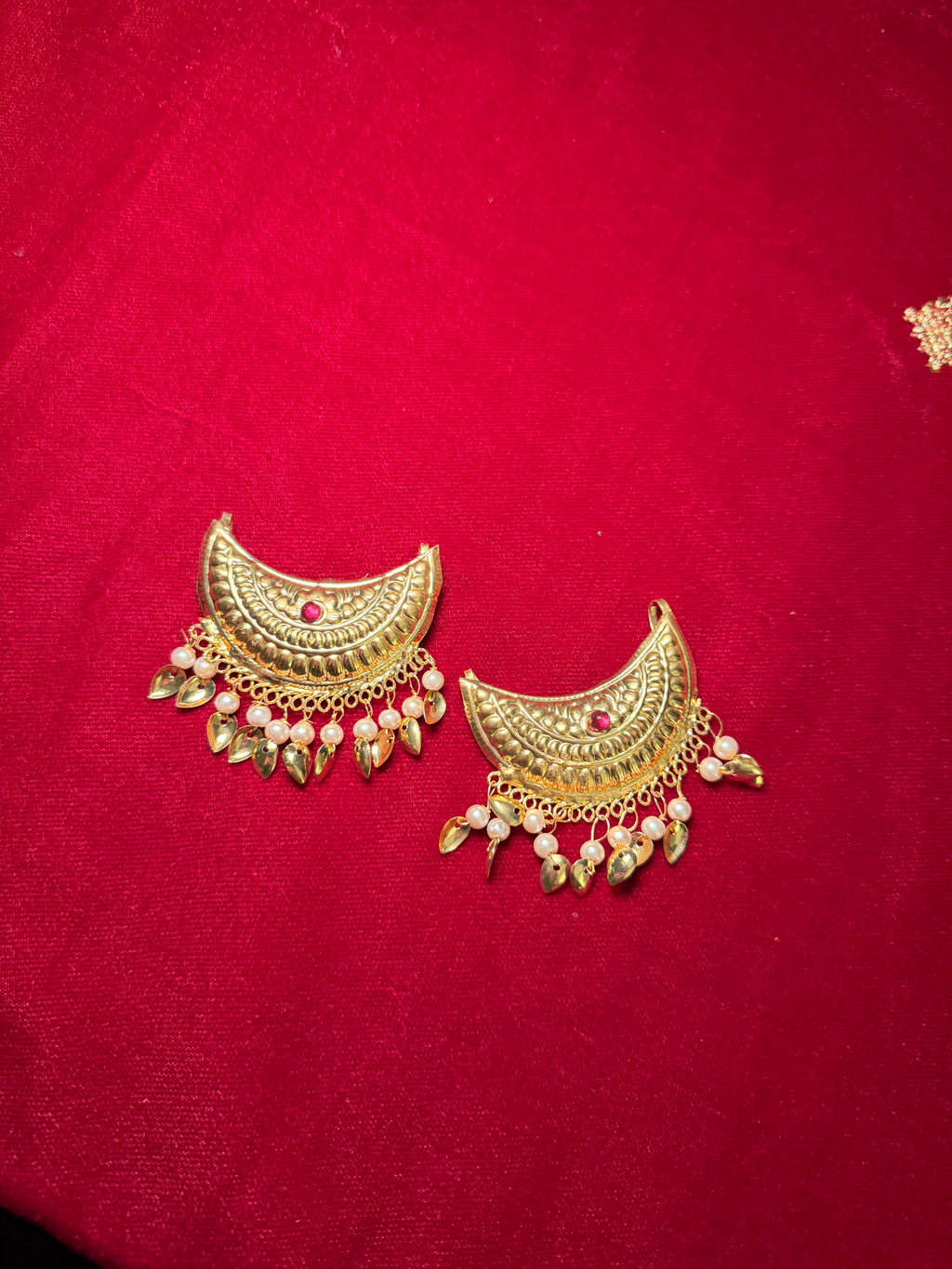 Golden Chand Clips