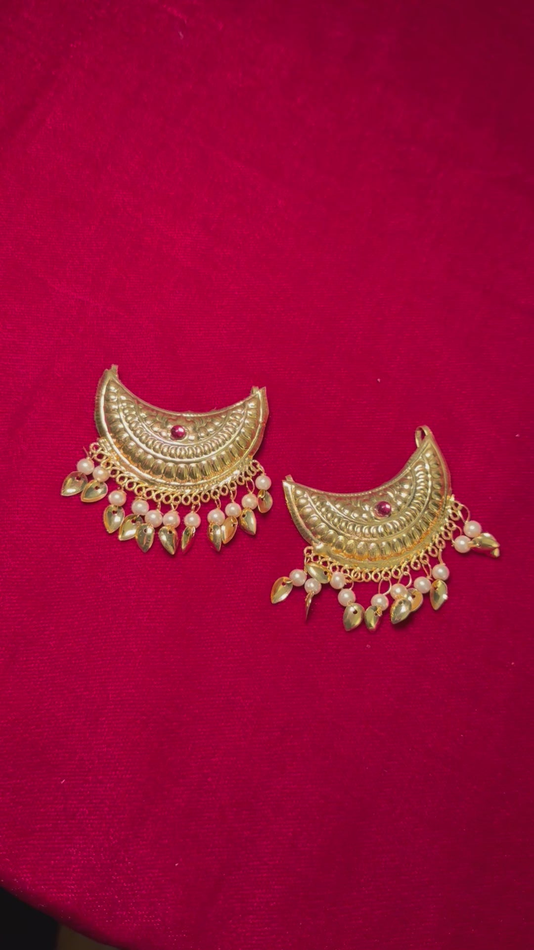 Golden Chand Clips