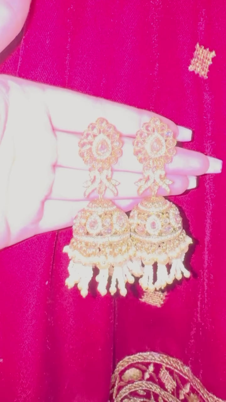 Golden stone jhumke